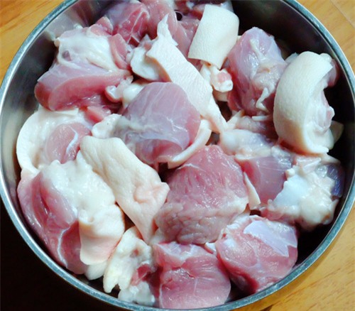 Chọn thịt thật tươi để có được thịt đông ngon đúng điệu