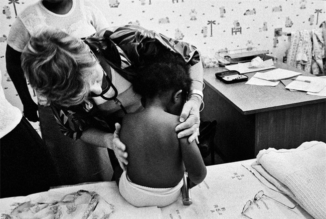 Loạt hình ám ảnh về những đứa trẻ từng bị lạm dụng tình dục - Ảnh 5.