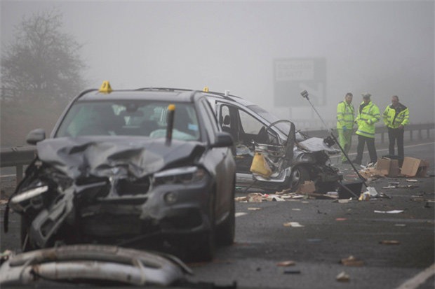 hien truong 20 xe o to dam nhau vo vun tren duong cao toc hinh anh 2