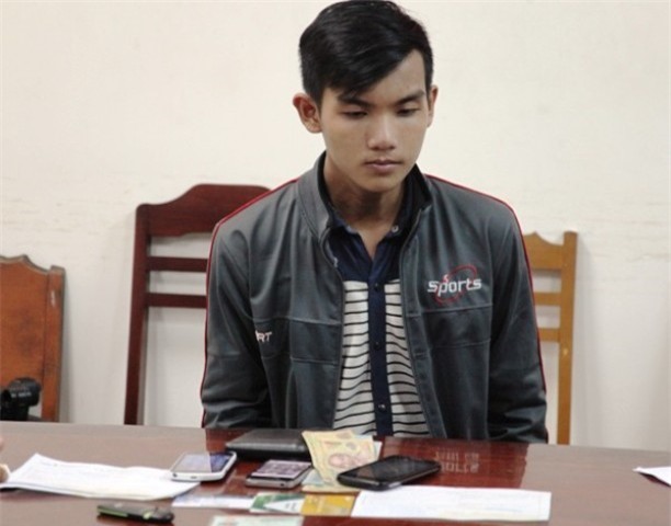 Quay len 40 clip trong nha tam cua 17 nu sinh cung truong hinh anh 1