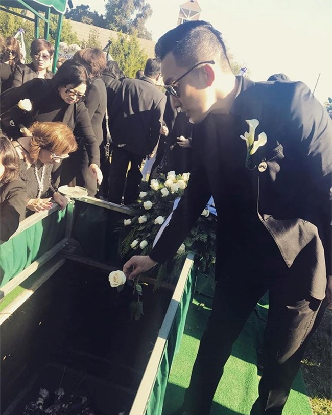 MC Ky Duyen cung ban be hat dua tien me hinh anh 5