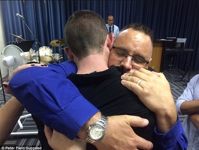 Hành động tuyệt vời của ông bố với kẻ giết con mình