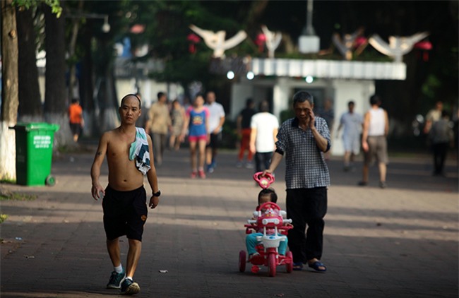 coi tran tap the duc vi nang gat giua mua dong hinh anh 10