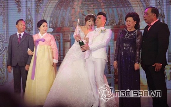 Khoảnh khắc vui nhộn đám cưới sao 4