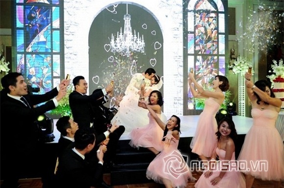 Khoảnh khắc vui nhộn đám cưới sao 0