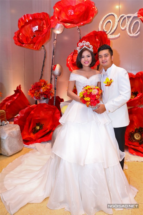váy cưới Ngô Thanh Vân