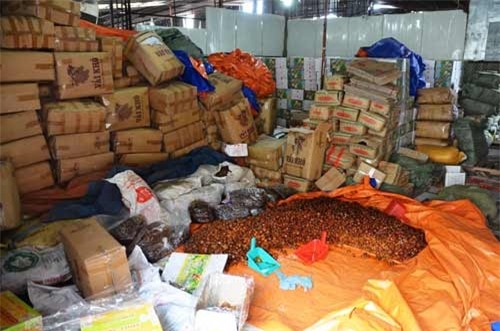 Phát hiện nhiều tấn mứt bẩn ở Sài Gòn chuẩn bị bán ra thị trường - 2