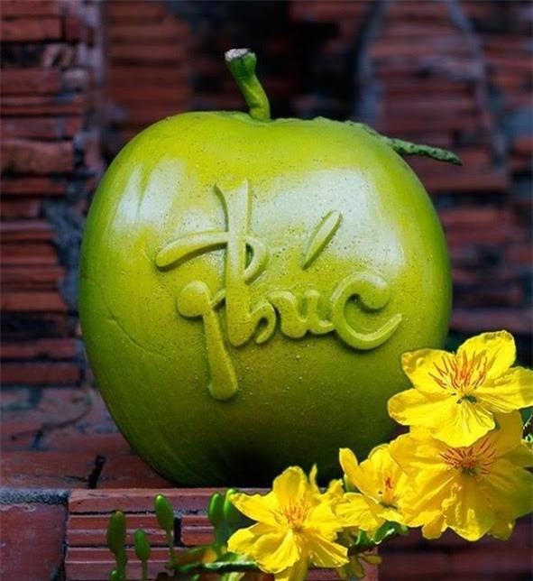 Dừa điêu khắc gà trưng Tết: Xếp hàng mua 1,2 triệu/quả