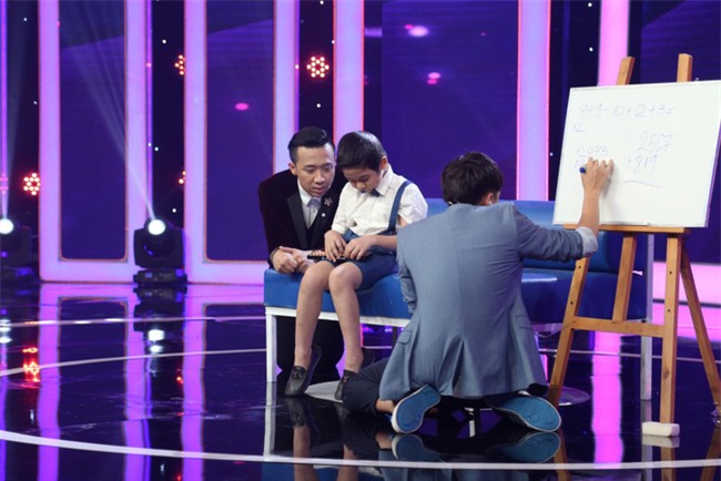 Ai cũng choáng váng trước tài tính toán phi thường của cậu bé 6 tuổi - Ảnh 4.