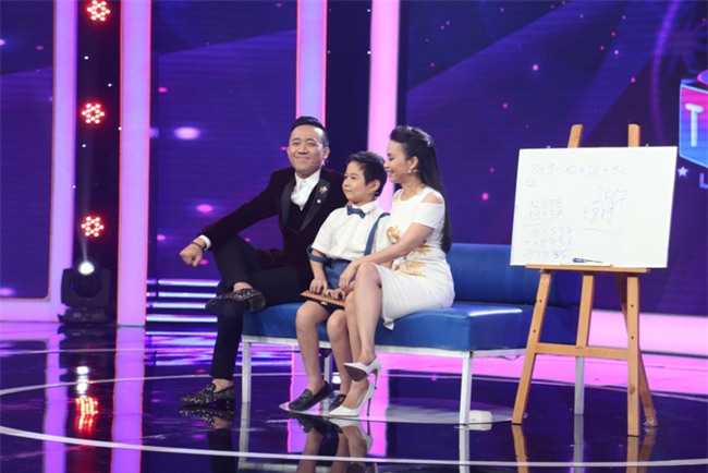 Ai cũng choáng váng trước tài tính toán phi thường của cậu bé 6 tuổi - Ảnh 6.