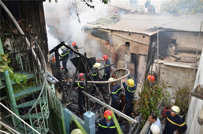 tp.hcm: chay lon dau nam, 1 nguoi chet hinh anh 1