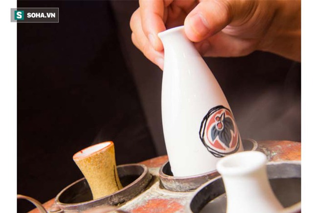 Chuyên gia chia sẻ 8 bí quyết uống rượu để không hại gan, say khướt - Ảnh 2.