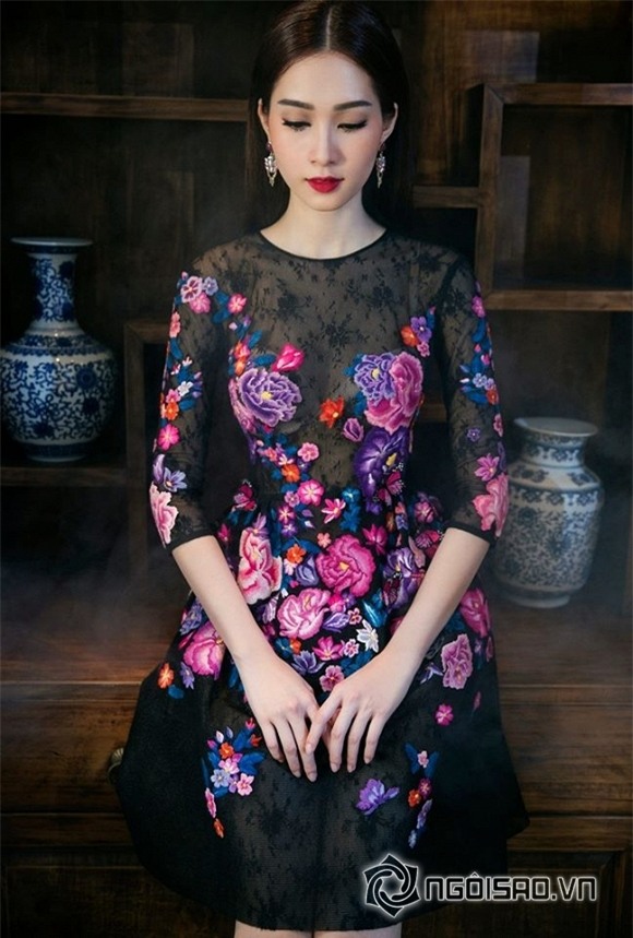 hoa hậu đặng thu thảo diện váy hoa 2