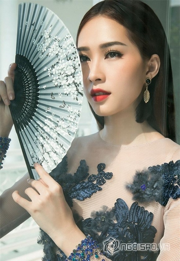 hoa hậu đặng thu thảo diện váy hoa 7