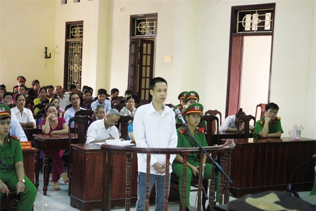 dau long nuoc mat tre tho trong phien toa xu cha giet me - 2