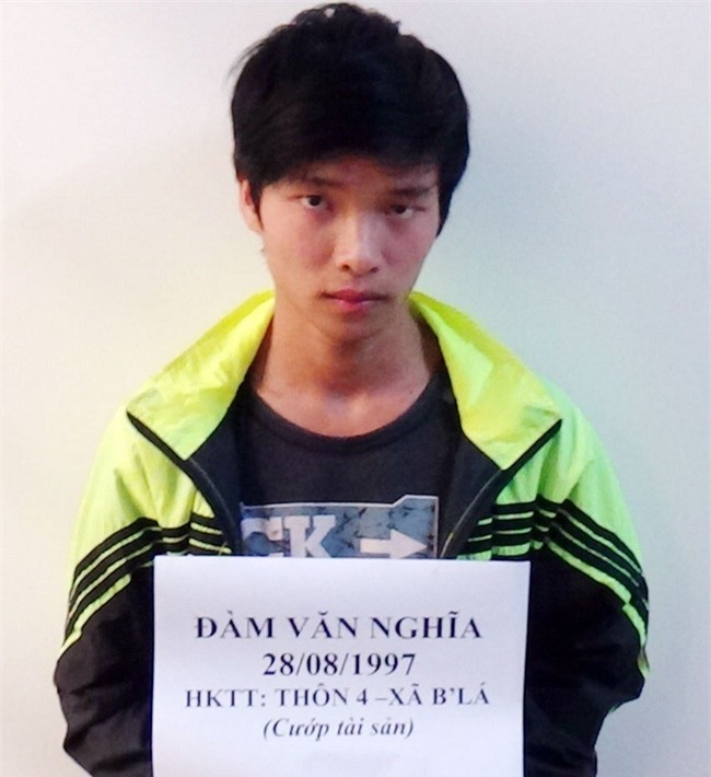 nguoi phu nu gia chet de thoat khoi ten cuop manh dong hinh anh 1