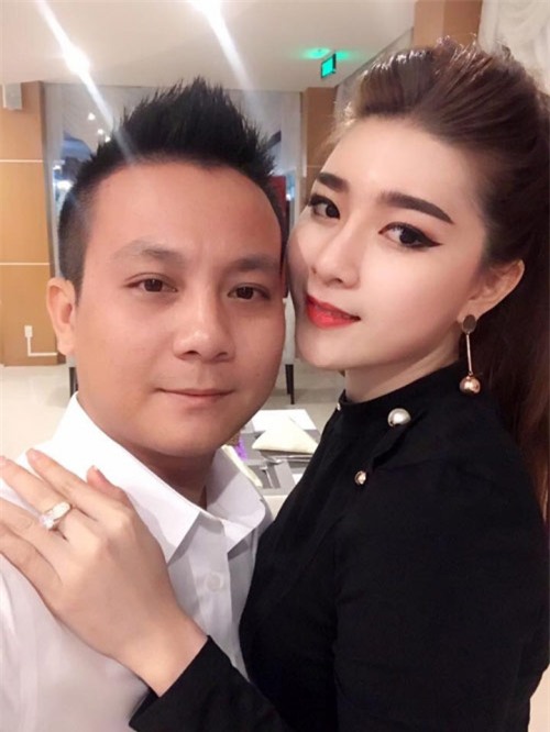 chan dung vo xinh dep tang chong qua gan nua ty dong - 3