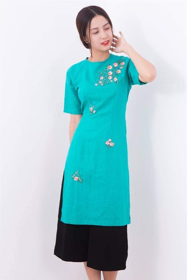 khong phai ao dai gam, ao dai theu ruy bang moi hot nhat tet nam nay - 4