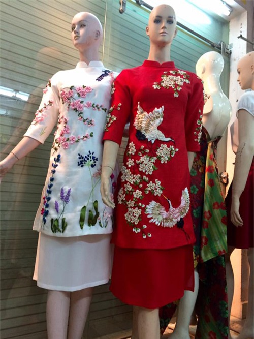 khong phai ao dai gam, ao dai theu ruy bang moi hot nhat tet nam nay - 6