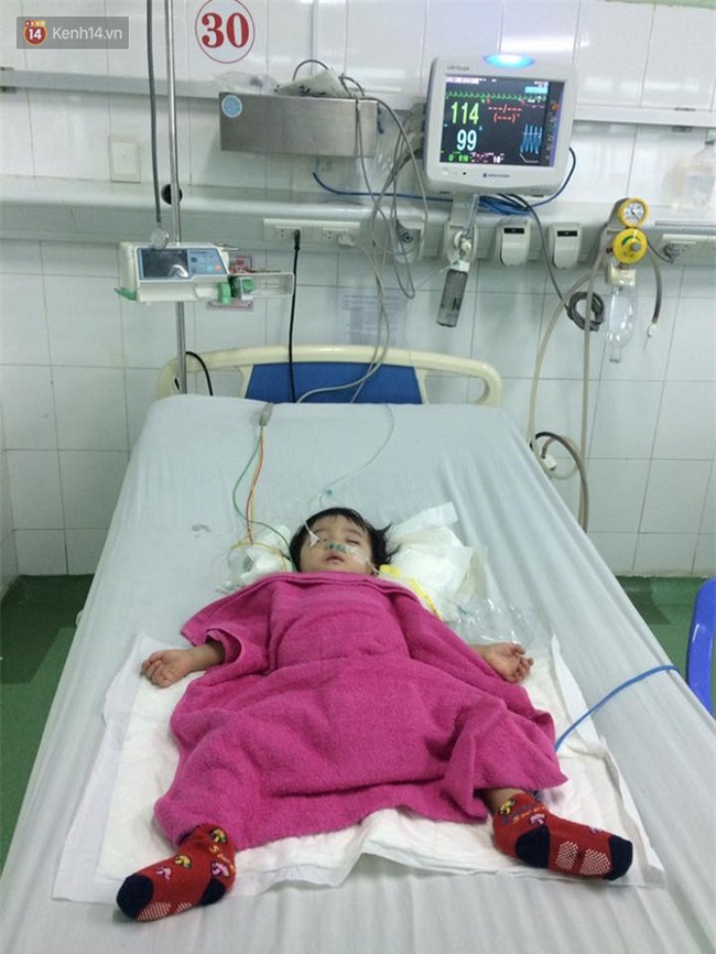 Vụ cháu bé 13 tháng tuổi bị chấn thương sọ não ở nhà trẻ tư nhân: Cô giáo một mực kêu oan - Ảnh 2.