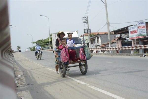 Lớp học giữa Sài Gòn của các cô cậu bé không biết 'mùi học thêm'
