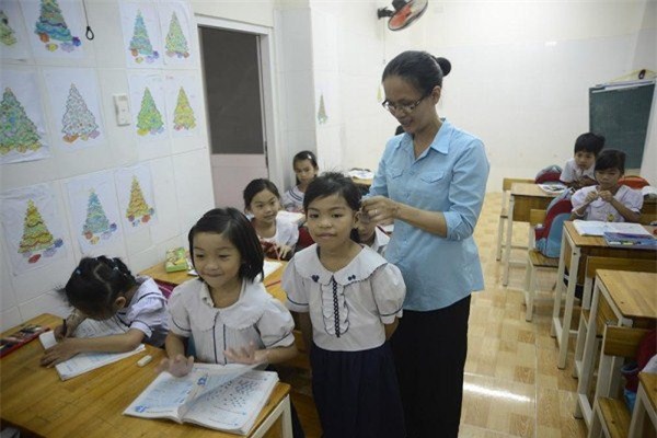 Lớp học giữa Sài Gòn của các cô cậu bé không biết 'mùi học thêm'