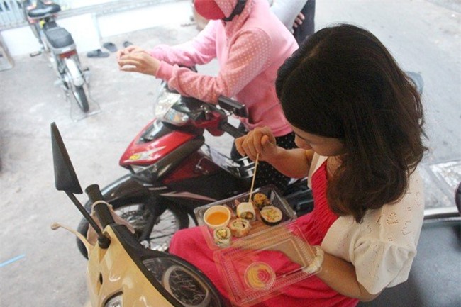 Những địa chỉ ăn vặt dưới 10.000 đồng hút người Sài thành