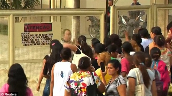 Bạo loạn trong nhà tù tại Brazil, ít nhất 80 người thương vong - Ảnh 4.