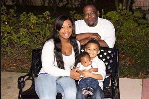 co gai dot tu khi dang quay facebook live, rat dong nguoi xem nhung khong ai lam gi - 2