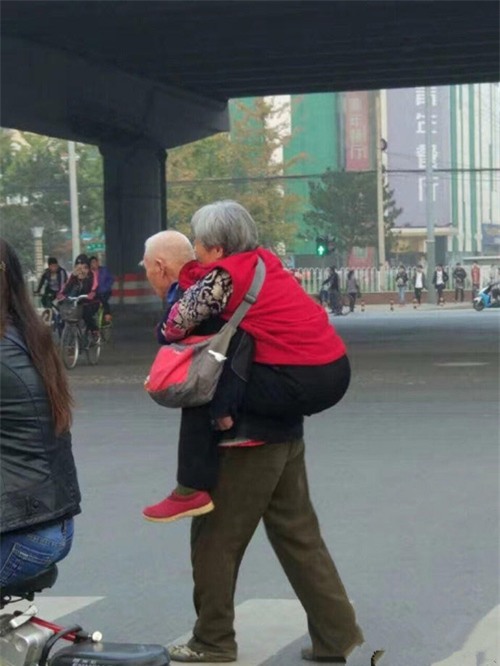 tinh yeu dang nguong mo cua cac cap doi tuoi gia - 2