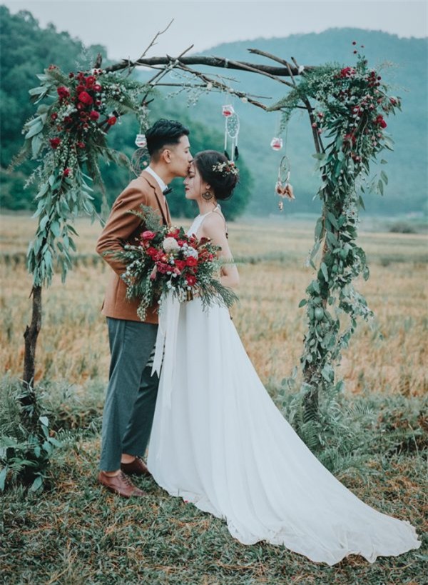 chum anh le cuoi vo chong viet duoc tap chi nuoc ngoai khen nuc no - 1