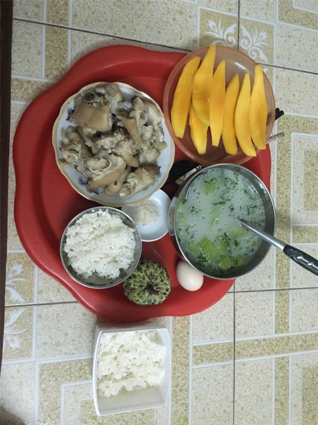 Con dâu 9X khoe cơm ở cữ ngon lành nhiều món do chính tay mẹ chồng nấu - Ảnh 4.