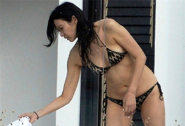 Mối tình cô - cháu của mỹ nhân U50 Cbiz và bạn trai Tây gây sốt - Ảnh 3.