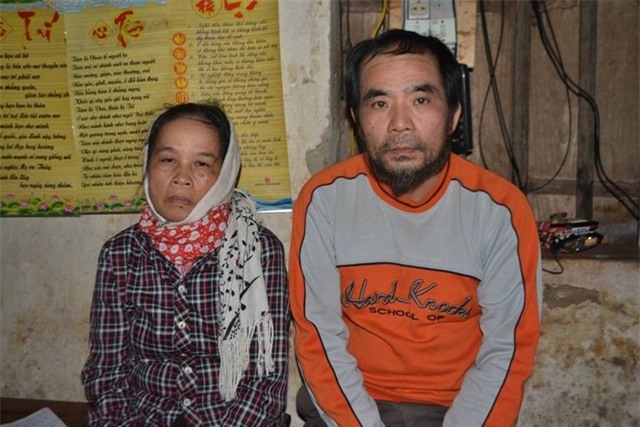 Vợ chồng bà Hòa đau xót mỗi khi nhớ đến cháu nội xấu số. Ảnh: Đức Tùy