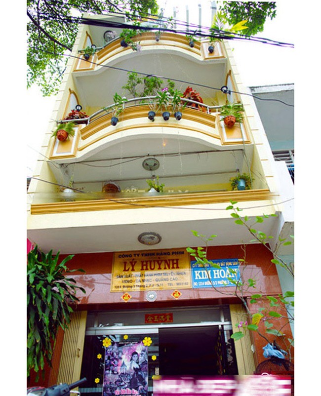 cuoc song sieu giau cua ly hung va dan "nguoi tinh" man anh hinh anh 2