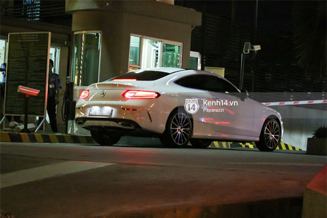 Bắt gặp Hạ Vi một mình lái xe của Cường Đô la tặng đi cà phê - Ảnh 11.