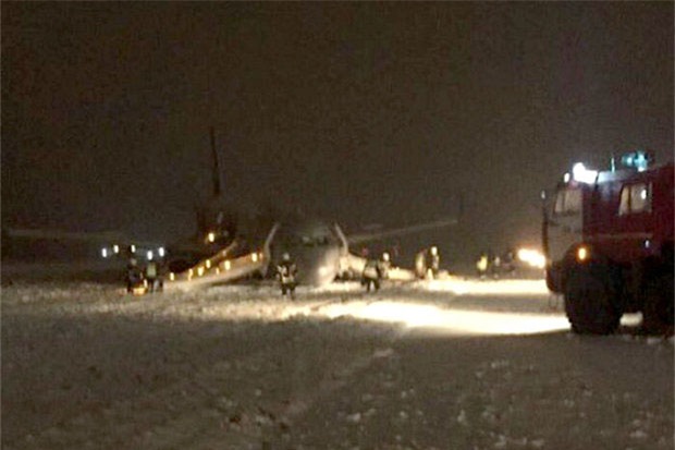 Máy bay Nga chở 174 người trượt khỏi đường băng