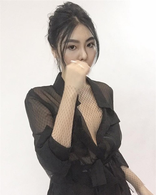 khong phai tham hoa online dau, chiec ao nay dang hot nhat cac shop thoi trang - 12