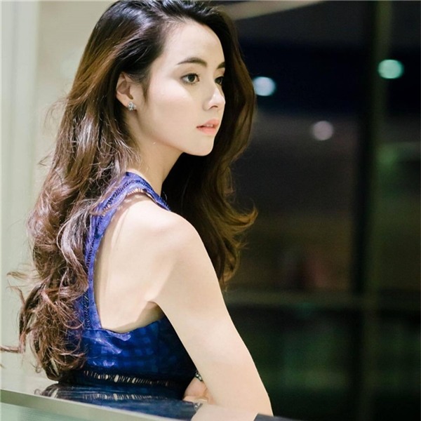 Cô nàng cũng được ngợi khen là người đẹp không góc chết.