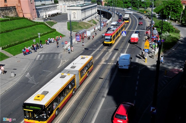 He thong tau dien, xe lua tren duong pho chau Au hinh anh 5