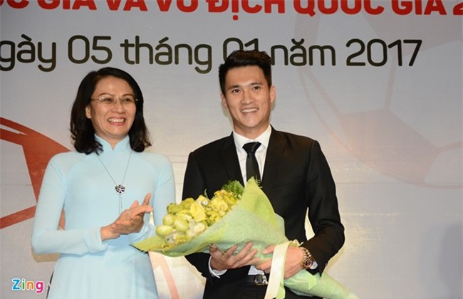 Cong Vinh lam quyen chu tich CLB TP.HCM hinh anh 2