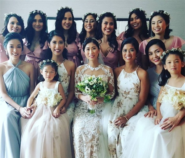 Tăng Thanh Hà lộ rõ bụng bầu trong đám cưới thượng lưu của chị chồng - Ảnh 5.