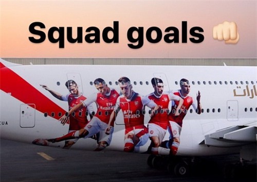 Hình ảnh các cầu thủ trụ cột xuất hiện trên thân máy bay