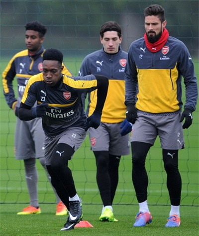 Arsenal vui mừng đón Welbeck trở lại tập luyện