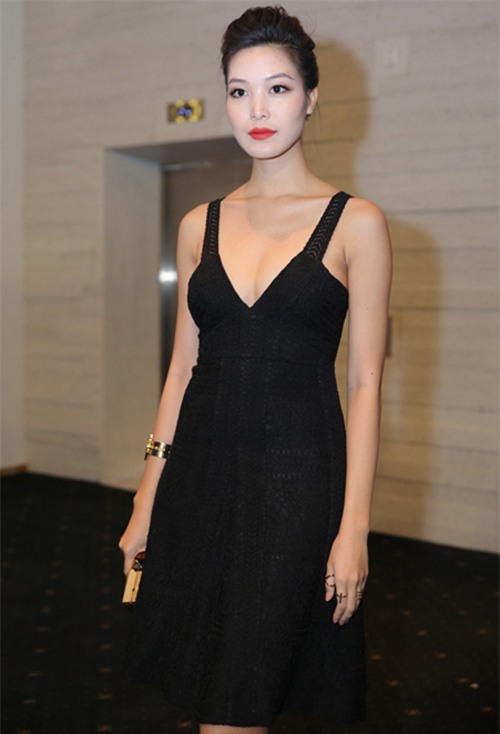 nhung sao viet hang a lot top tham hoa trang diem nam 2016 la ai? - 4