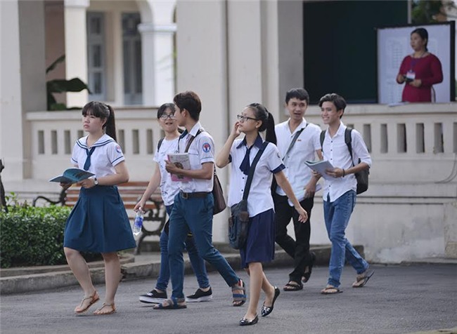 Để con học thêm, ông bố tự thấy 'mình nhát gan nhất trần đời'