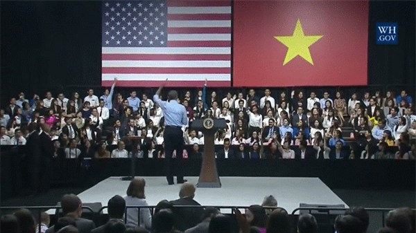 Rapper Suboi xuất hiện trong đoạn video tri ân Tổng thống Barack Obama của Nhà Trắng - Ảnh 2.
