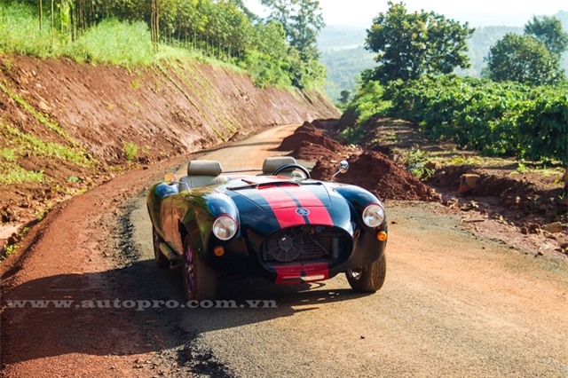 Nhìn lại dàn xe độ đình đám nhất Việt Nam trong năm 2016 - Ảnh 2.