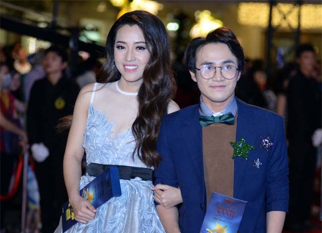 ngam dan my nhan khoe nguc 