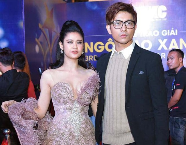 ngam dan my nhan khoe nguc 